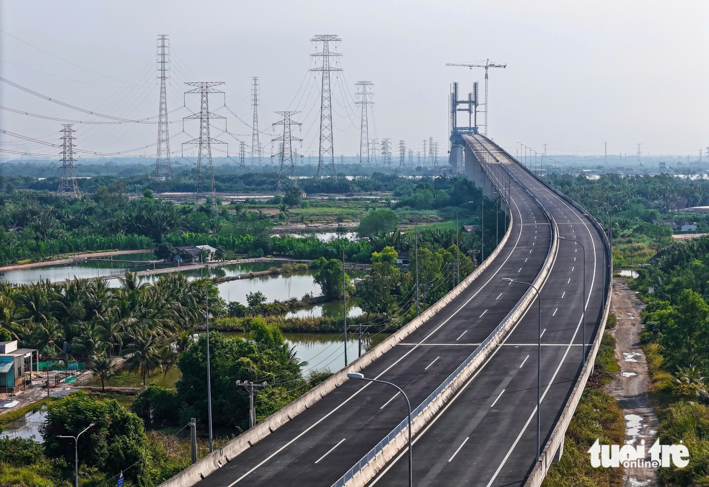 连接胡志明市与同奈省的关键基础设施全景,等待更多桥梁、高速公路和战略地铁